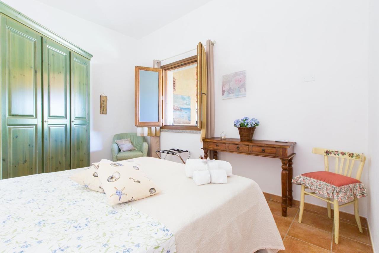 B&B La Vela Chia Ngoại thất bức ảnh
