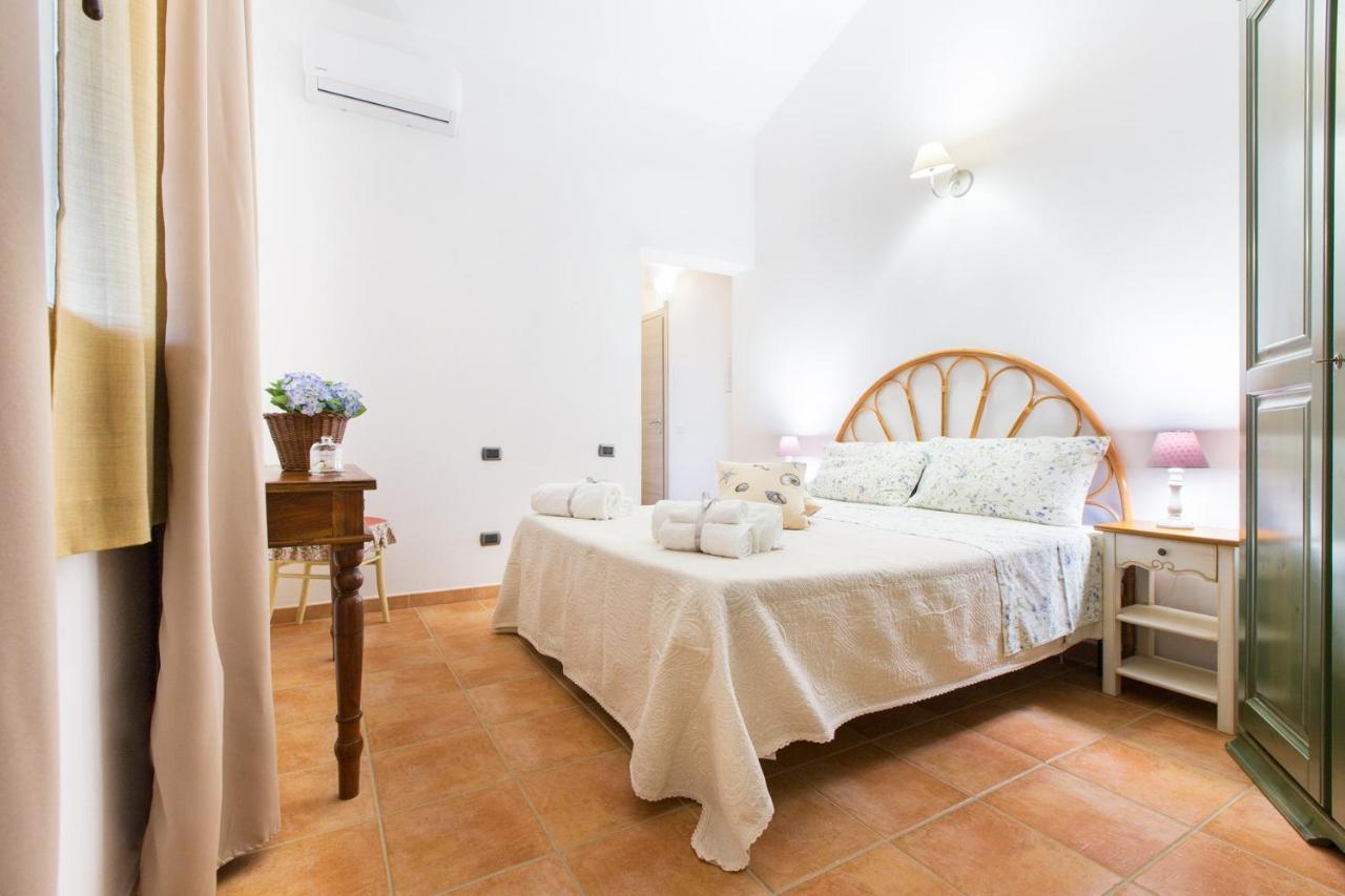 B&B La Vela Chia Ngoại thất bức ảnh