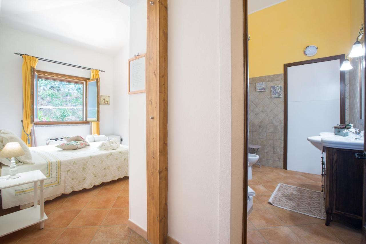 B&B La Vela Chia Ngoại thất bức ảnh